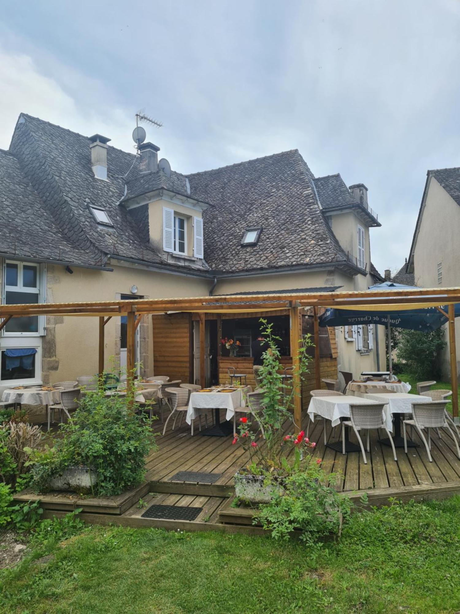 Hotel Saint Julien Aux Bois Extérieur photo