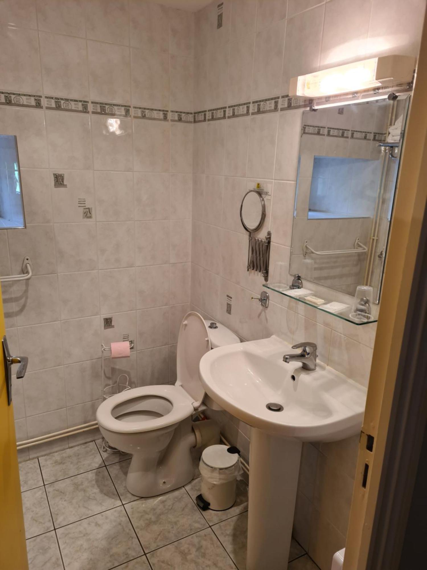 Hotel Saint Julien Aux Bois Extérieur photo