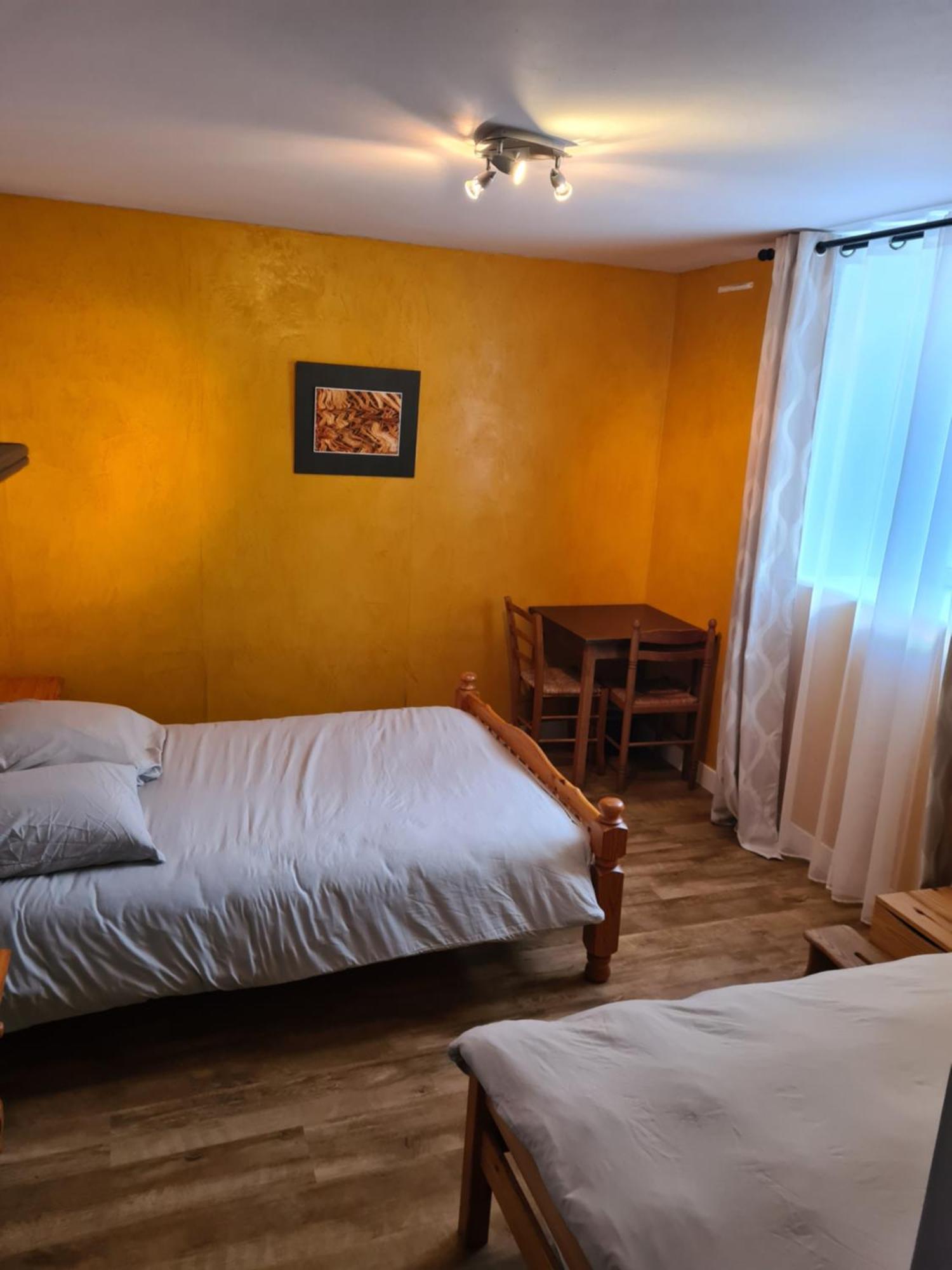 Hotel Saint Julien Aux Bois Chambre photo